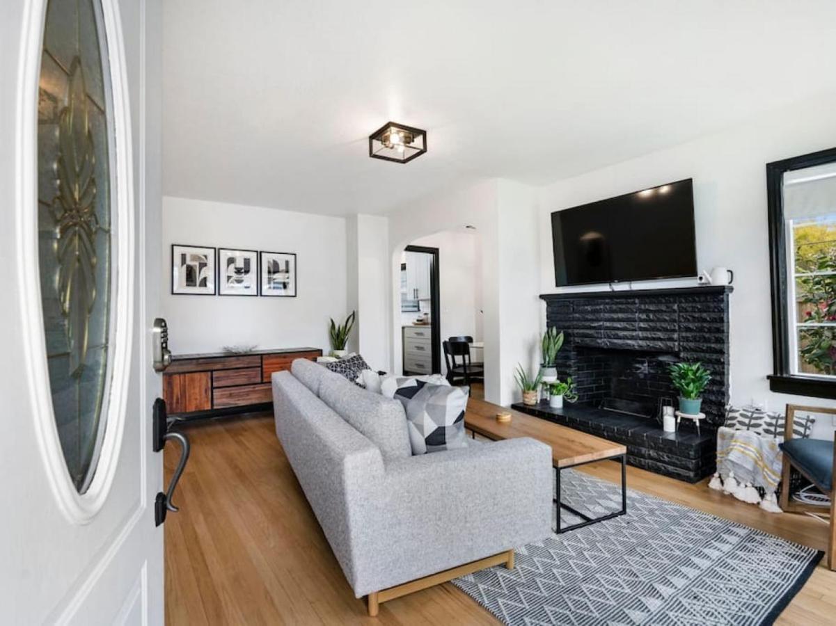 Picture Perfect Bungalow In The Heart Of Dt ונקובר מראה חיצוני תמונה