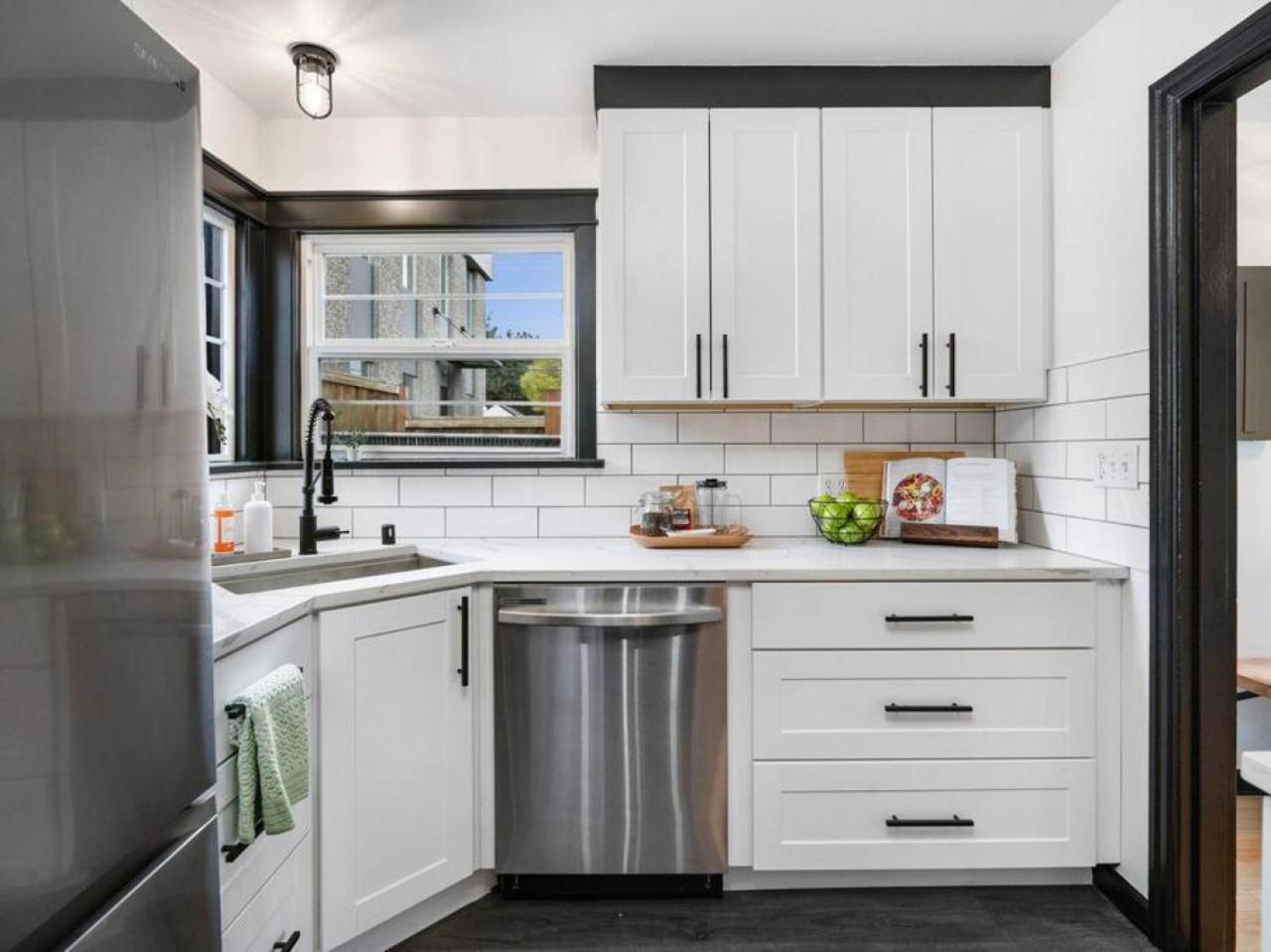 Picture Perfect Bungalow In The Heart Of Dt ונקובר מראה חיצוני תמונה