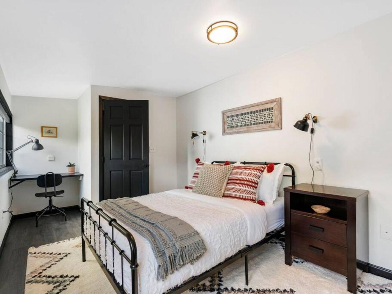 Picture Perfect Bungalow In The Heart Of Dt ונקובר מראה חיצוני תמונה