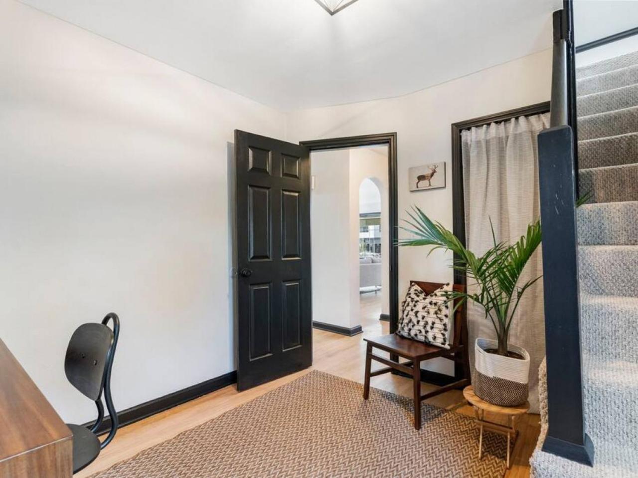 Picture Perfect Bungalow In The Heart Of Dt ונקובר מראה חיצוני תמונה