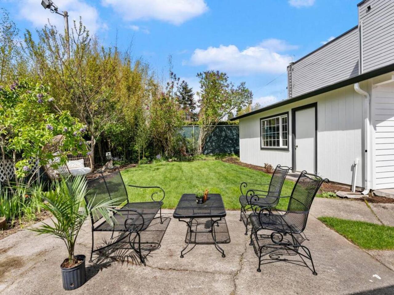 Picture Perfect Bungalow In The Heart Of Dt ונקובר מראה חיצוני תמונה
